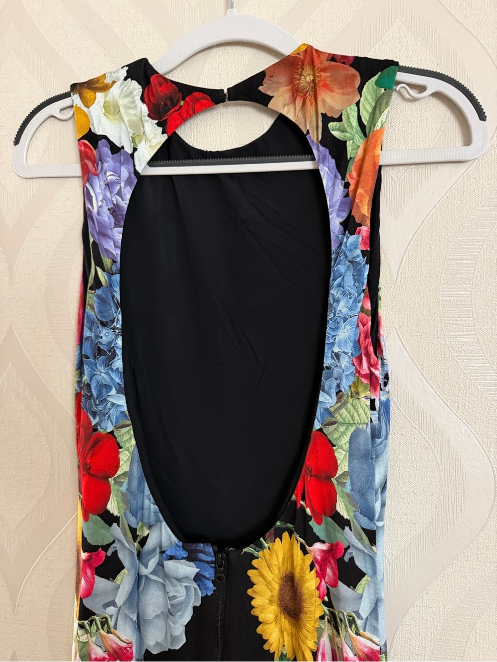 ALICE + OLIVIA BLACK FORAL MAXI - Picture 3 of 5